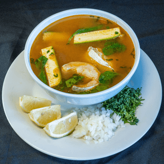 SOPA DE CAMARON Y PESCADO
