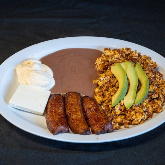 HUEVOS CON CHORIZO.
